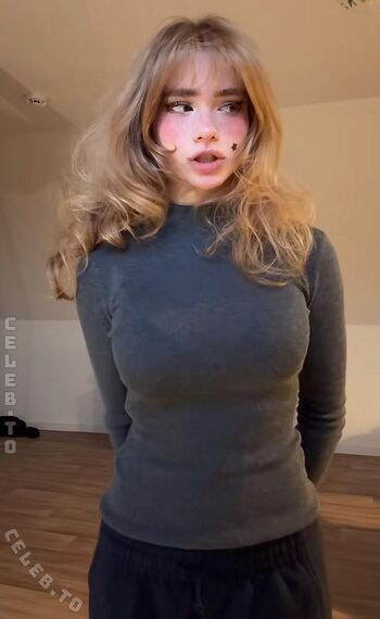 Full leaked Felinenyaa page private photo