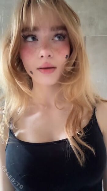 Full leaked Felinenyaa page private photo