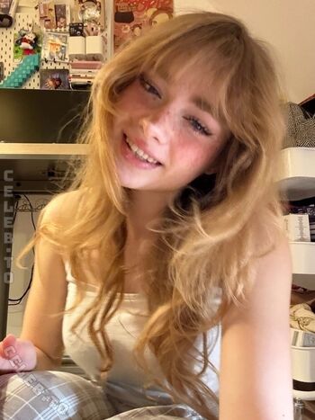 Full leaked Felinenyaa page private photo