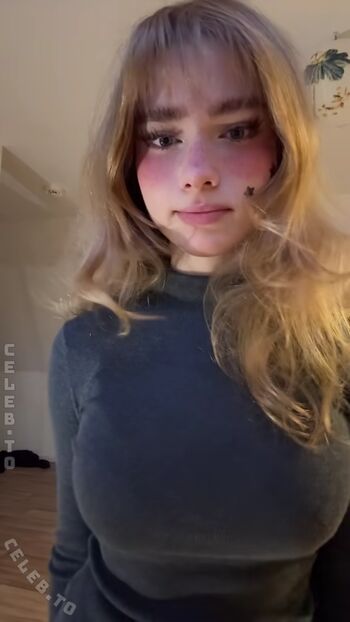 Full leaked Felinenyaa private photo