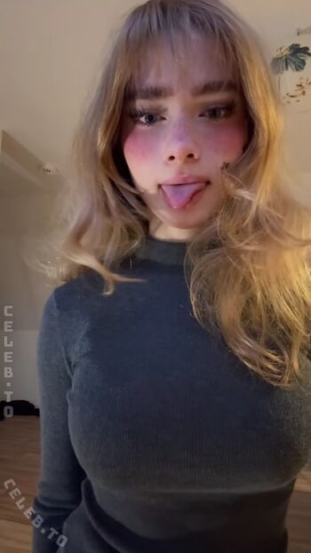 Full leaked Felinenyaa private photo