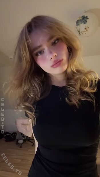 Full leaked Felinenyaa private photo