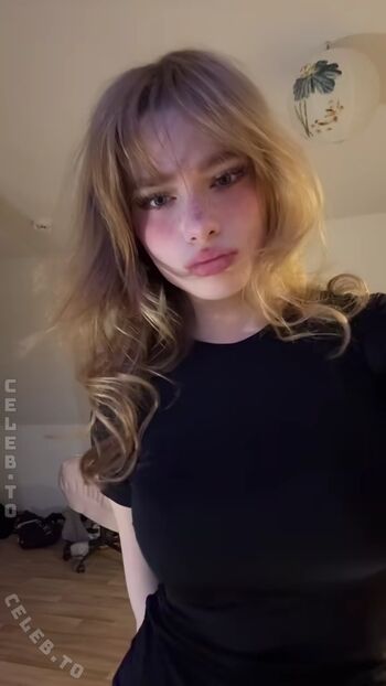 Full leaked Felinenyaa private photo