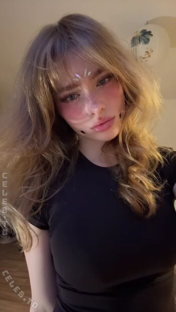 Full leaked Felinenyaa private photo