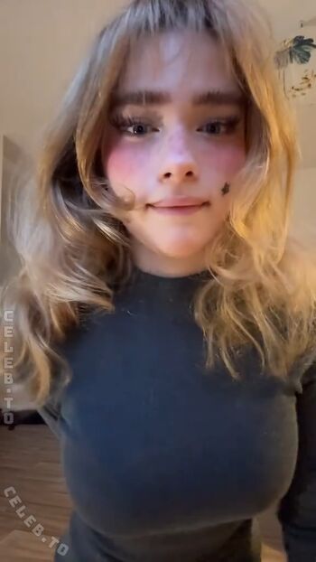 Full leaked Felinenyaa private photo