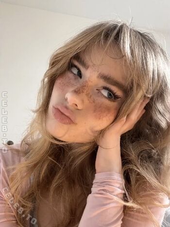 Full leaked Felinenyaa private photo