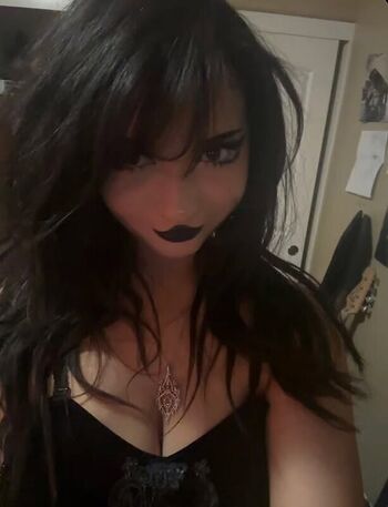 Full leaked Fembot private photo