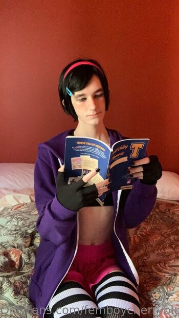 Full leaked Femboycherryblossom private photo