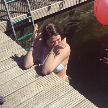 Full leaked Fenelia private photo