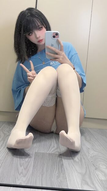 Full leaked Fengmaoss page private photo