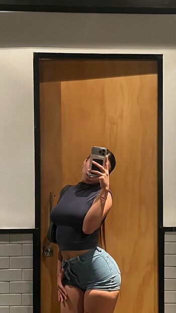Full leaked Fernandamamiii page private photo