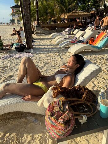 Full leaked Fifi sharma private photo