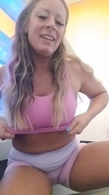 Full leaked Fineapplekd private photo