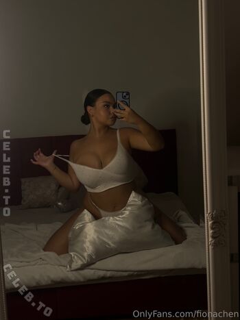 Full leaked Fionachen page private photo