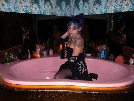 Full leaked Fishtank private photo