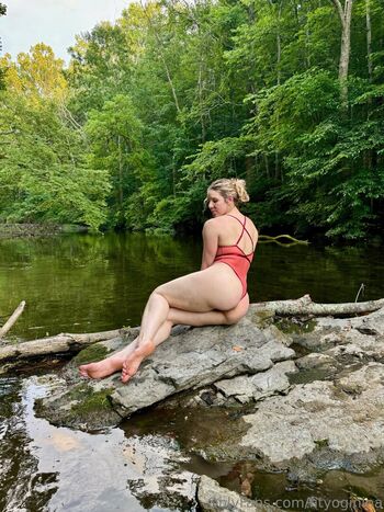 Full leaked Fityoginina private photo