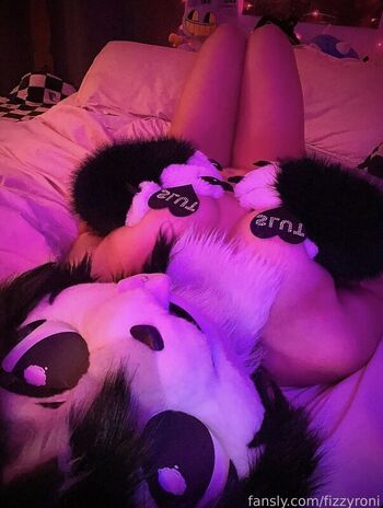 Full leaked Fizzyroni private photo