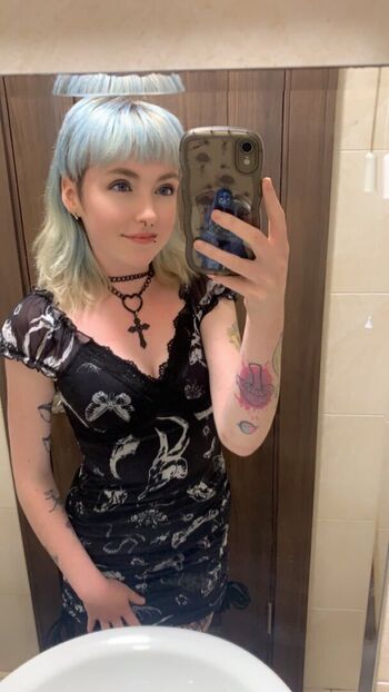 Full leaked Flameprincess page private photo