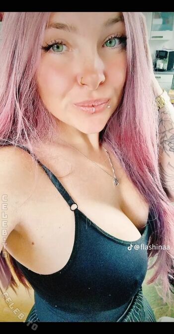 Full leaked Flashinaa private photo