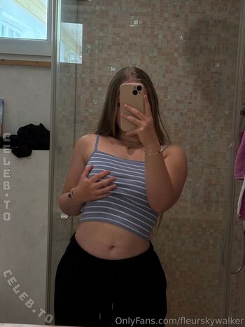 Full leaked Fleurskywalker page private photo