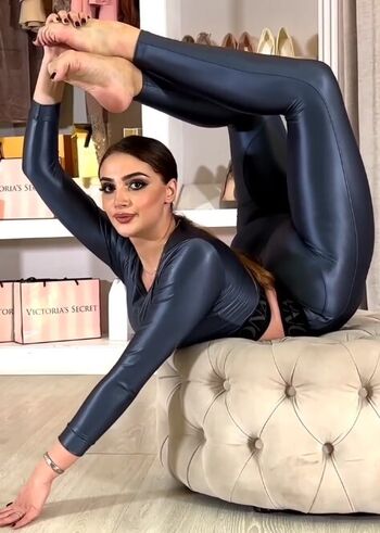 Full leaked Flexshow private photo