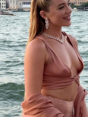 Full leaked Florence pugh private photo