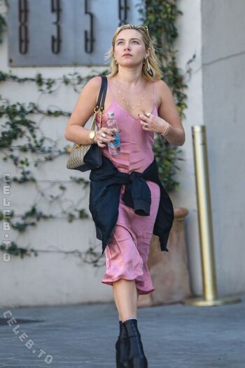 Full leaked Florence pugh private photo