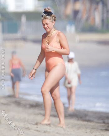 Full leaked Florence pugh page private photo