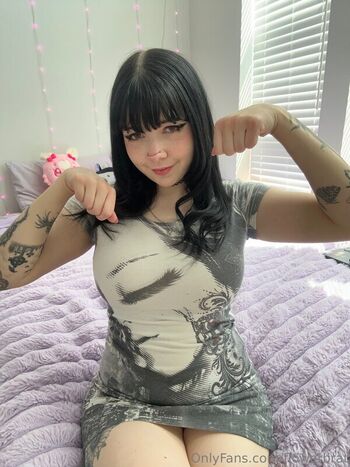 Full leaked Flowerbrat private photo