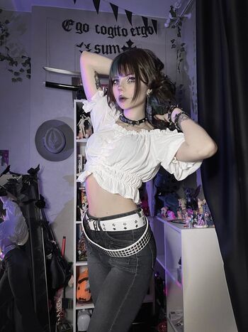 Full leaked Flutterow private photo