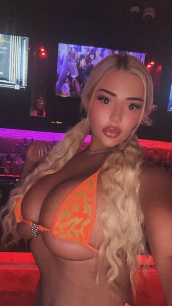 Full leaked Foreverchanel private photo