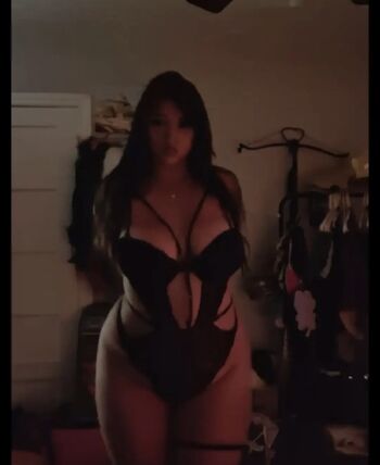 Full leaked Foxeybae private photo