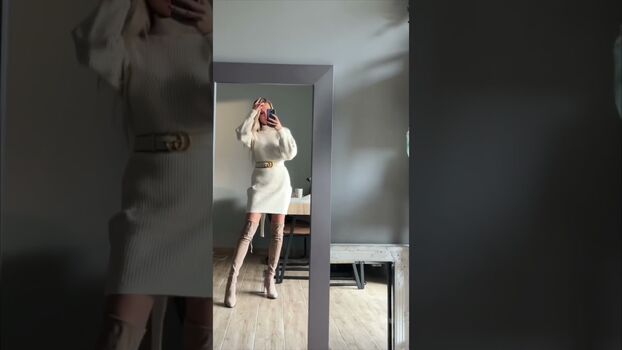 Full leaked Foxyboots private photo