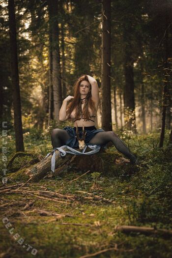 Full leaked Foxydirndl private photo