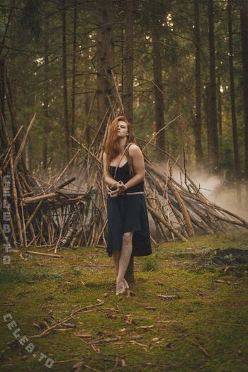 Full leaked Foxydirndl private photo
