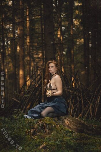 Full leaked Foxydirndl private photo