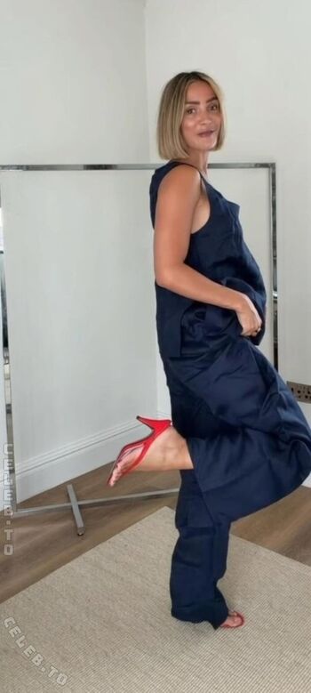Full leaked Frankie bridge private photo