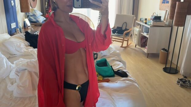 Full leaked Frankie bridge page private photo