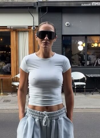 Full leaked Frankie bridge  page private photo