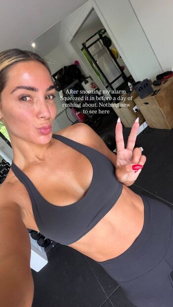 Full leaked Frankie bridge private photo