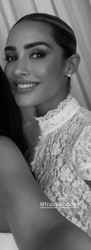 Full leaked Frankie bridge private photo