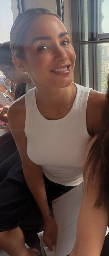 Full leaked Frankie bridge private photo