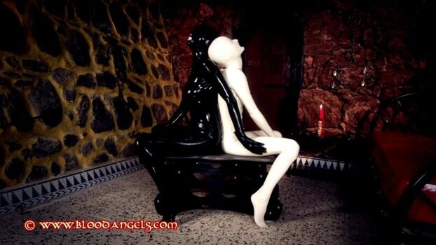 Full leaked Freaksinside private photo