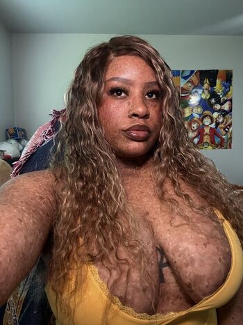 Full leaked Freckledn private photo