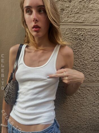 Full leaked Fredie halter page private photo