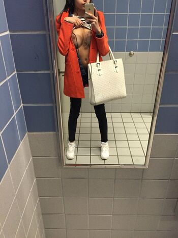 Full leaked Frenchkissthepvssy private photo