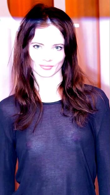 Full leaked Freya allan private photo