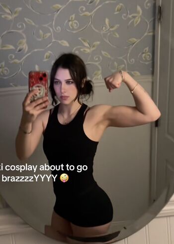 Full leaked Futurola private photo