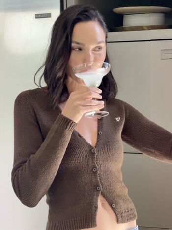Full leaked Gal gadot private photo