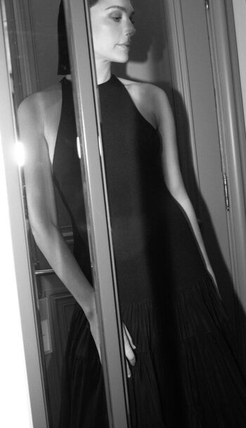 Full leaked Gal gadot private photo